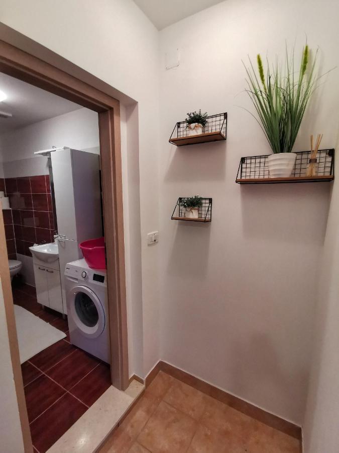 Apartments Plejic Seget Vranjica Esterno foto
