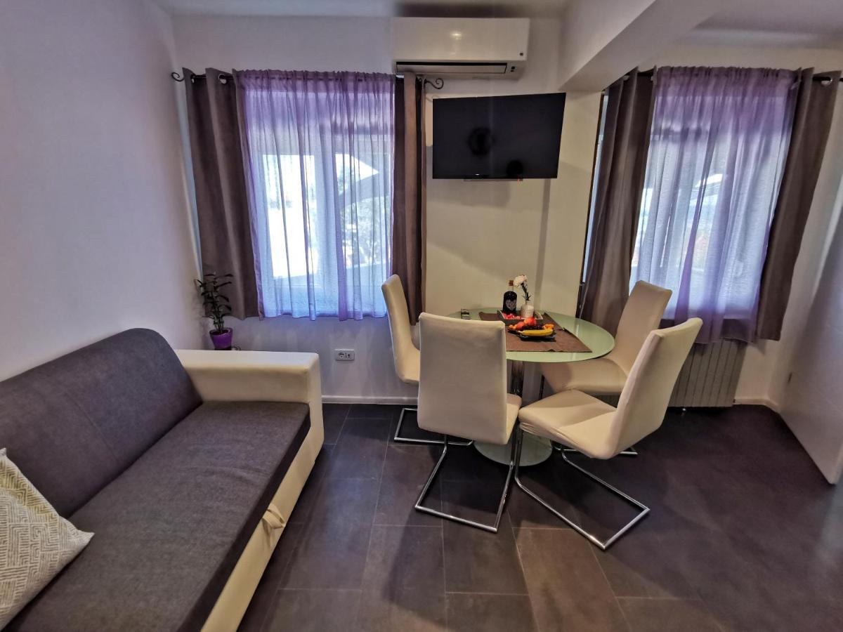 Apartments Plejic Seget Vranjica Esterno foto