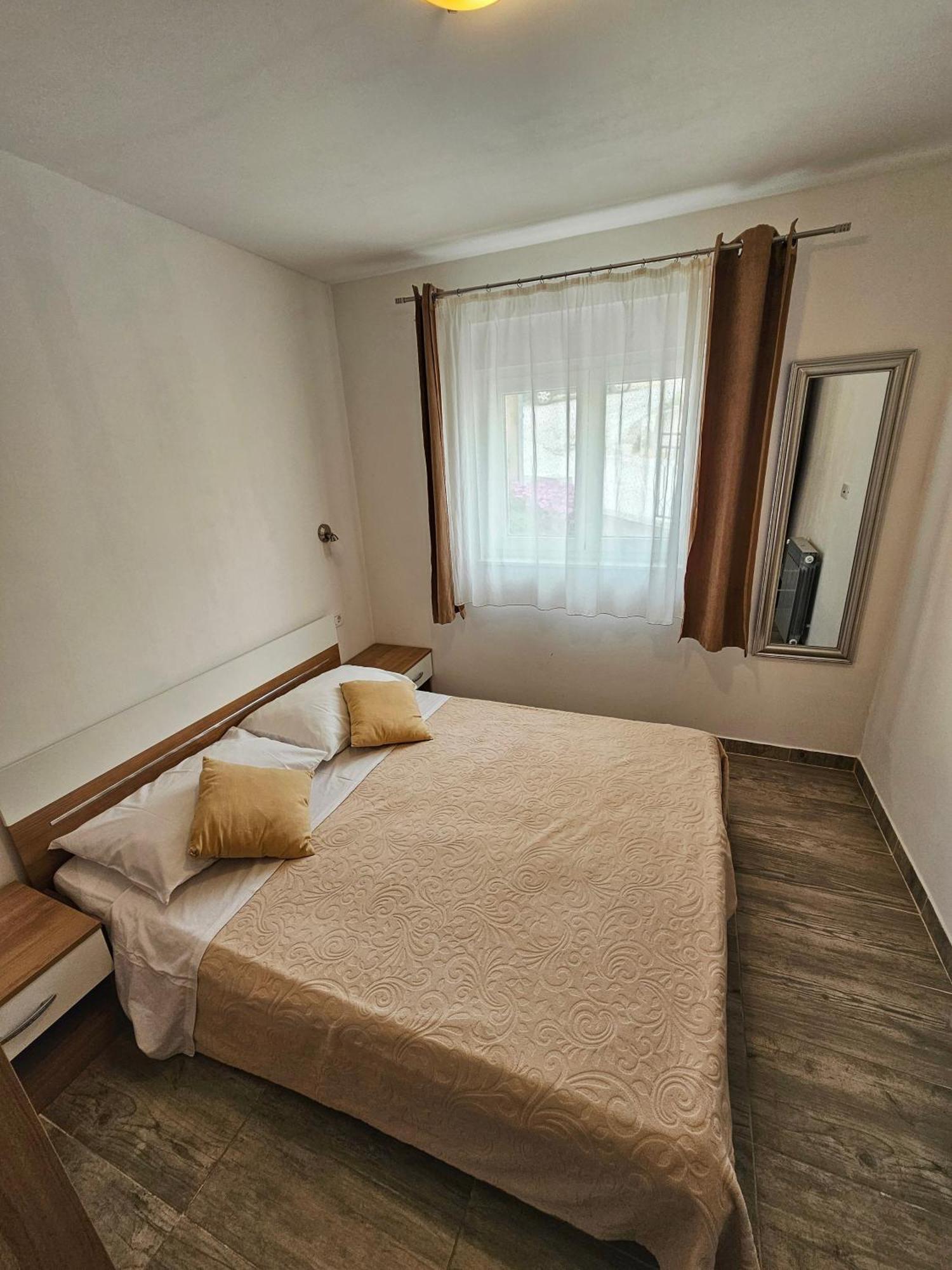 Apartments Plejic Seget Vranjica Esterno foto