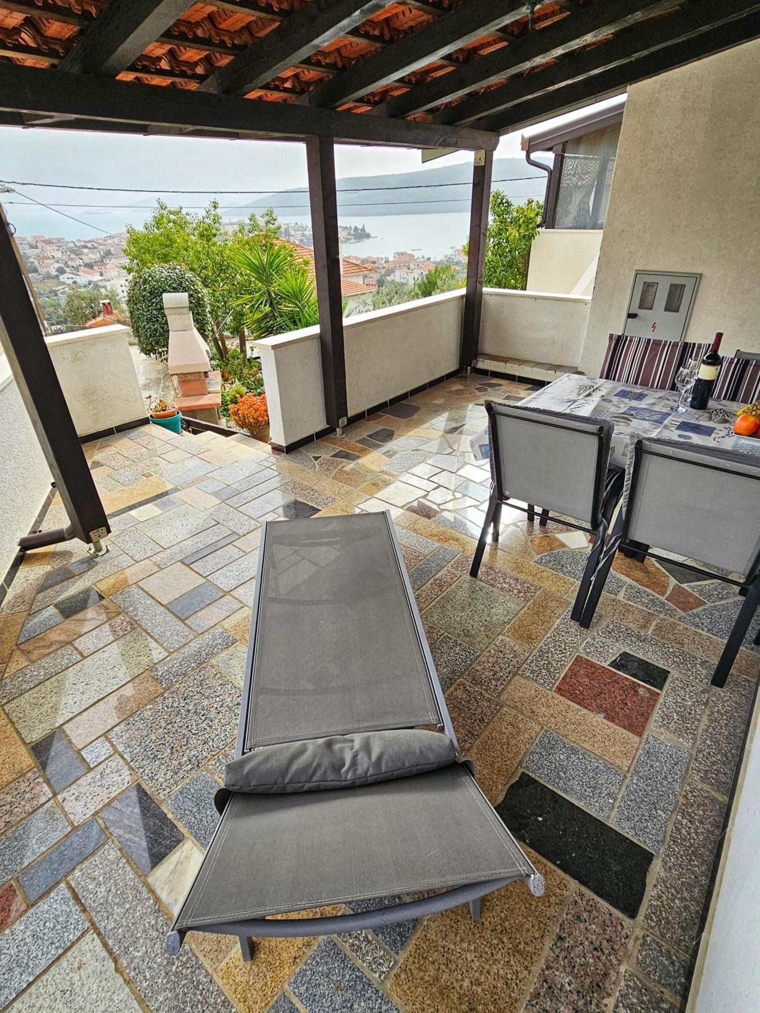 Apartments Plejic Seget Vranjica Esterno foto