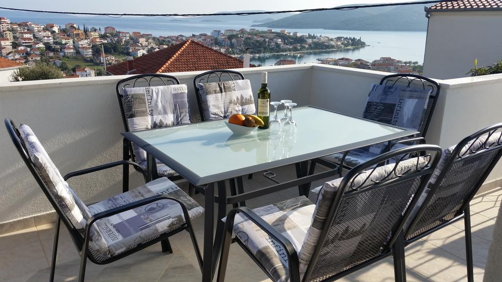 Apartments Plejic Seget Vranjica Esterno foto