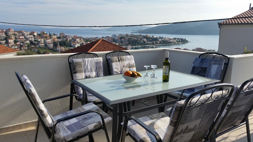 Apartments Plejic Seget Vranjica Esterno foto