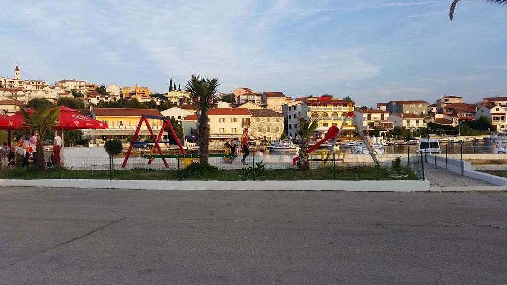 Apartments Plejic Seget Vranjica Esterno foto