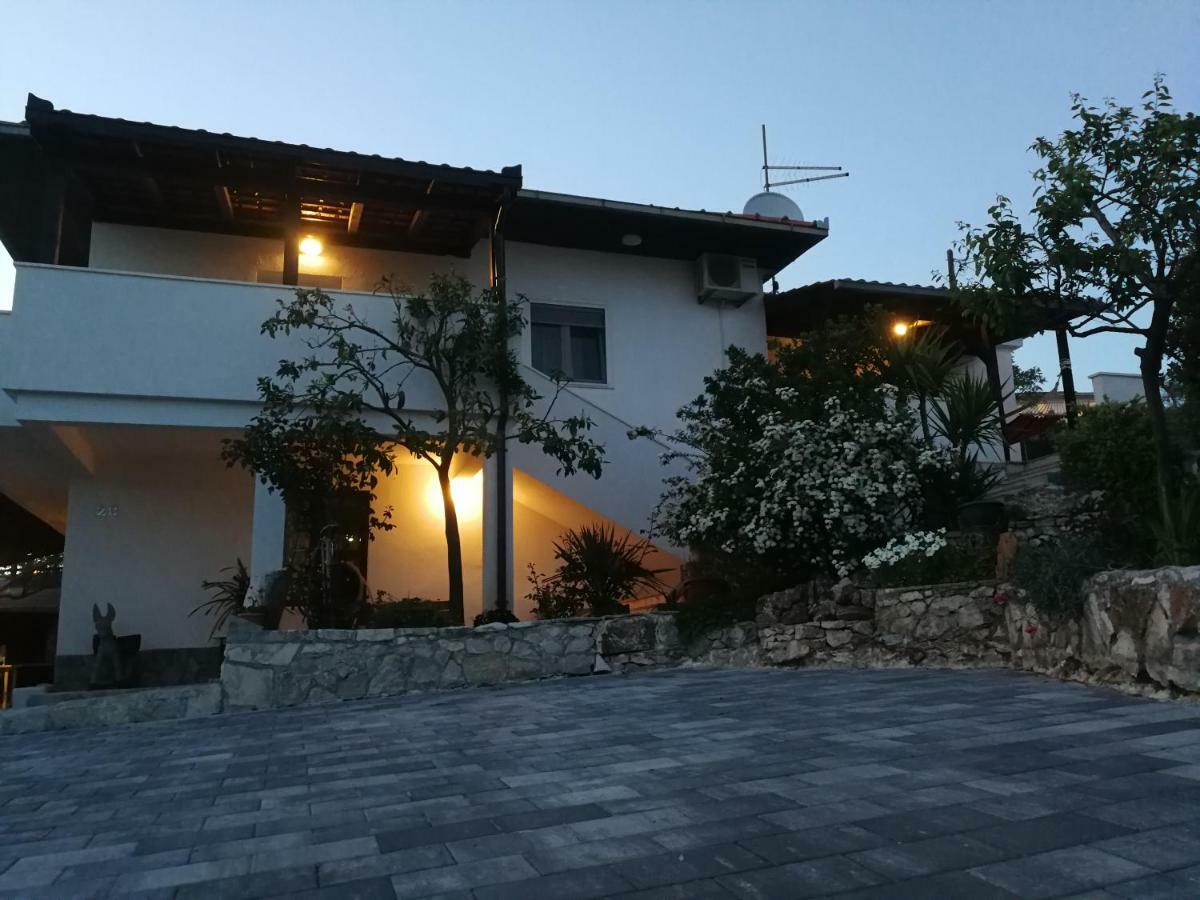 Apartments Plejic Seget Vranjica Esterno foto